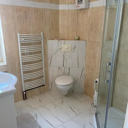 Quarto em Acomodações Particulares Sara *